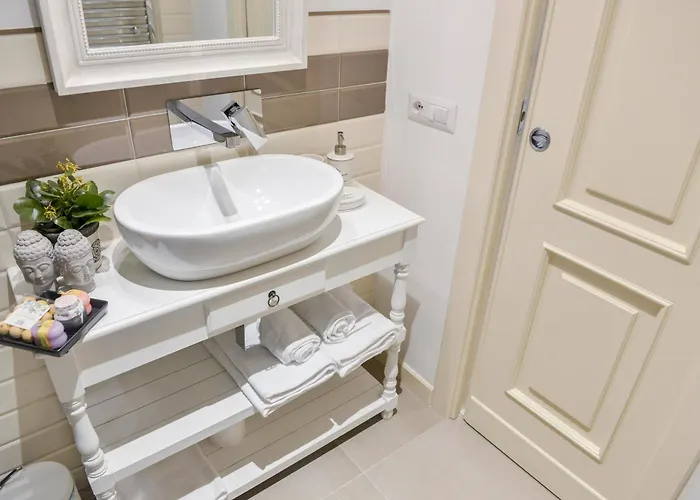 Hotel Adelina 3*